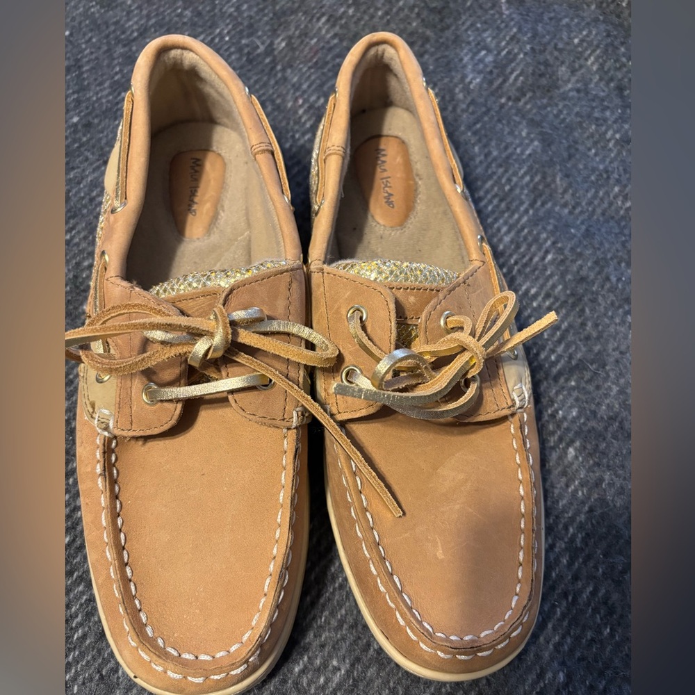 Maui Island‎ Women's Goldfish Comfort Leather Boat Shoes Size 8
